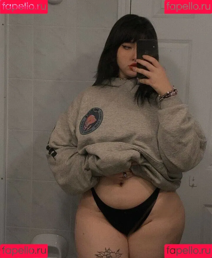 mathildawtf Onlyfans Photo Gallery 