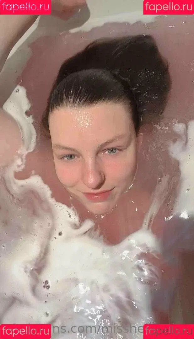 misshelenalue Onlyfans Photo Gallery 