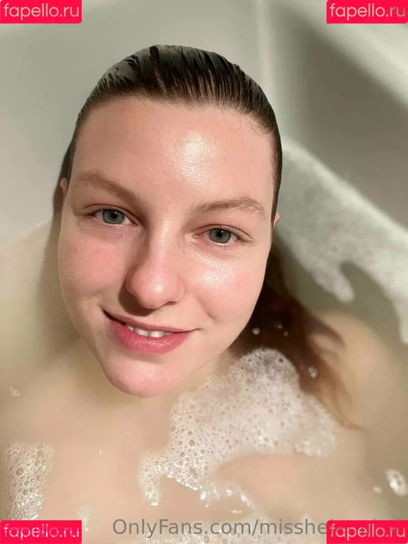 misshelenalue Onlyfans Photo Gallery 