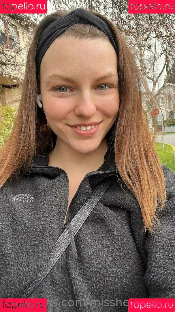 misshelenalue Onlyfans Photo Gallery 