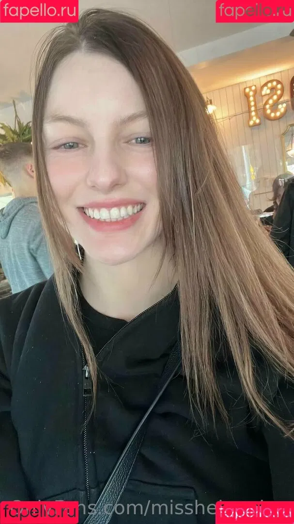 misshelenalue Onlyfans Photo Gallery 