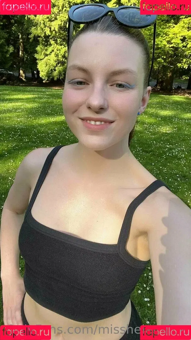 misshelenalue Onlyfans Photo Gallery 