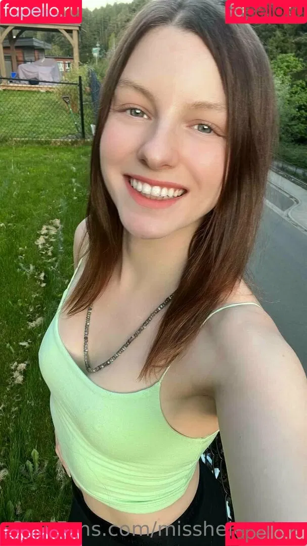 misshelenalue Onlyfans Photo Gallery 
