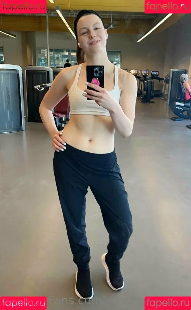 misshelenalue Onlyfans Photo Gallery 