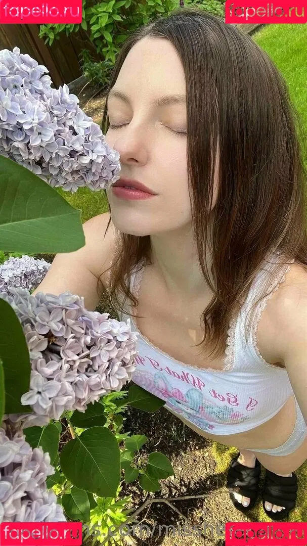 misshelenalue Onlyfans Photo Gallery 