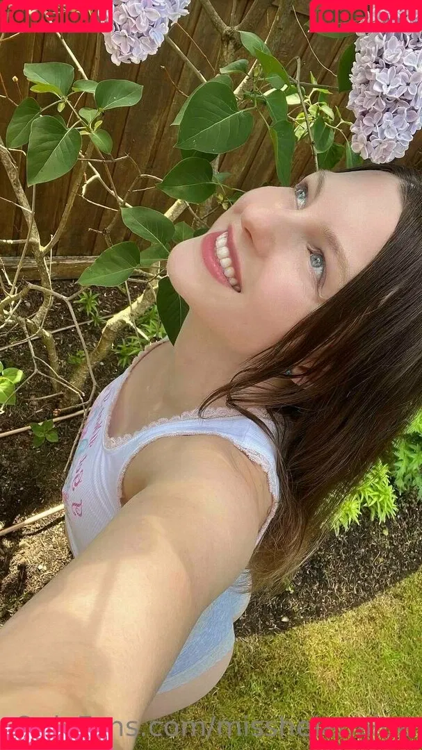 misshelenalue Onlyfans Photo Gallery 