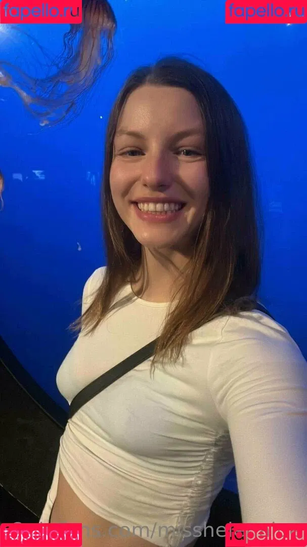 misshelenalue Onlyfans Photo Gallery 