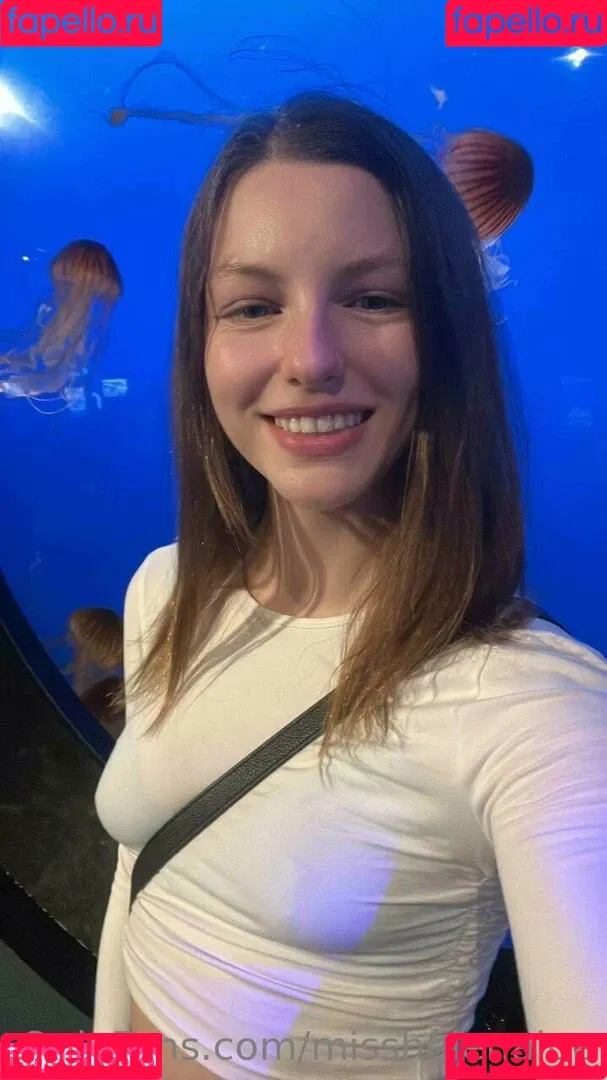 misshelenalue Onlyfans Photo Gallery 