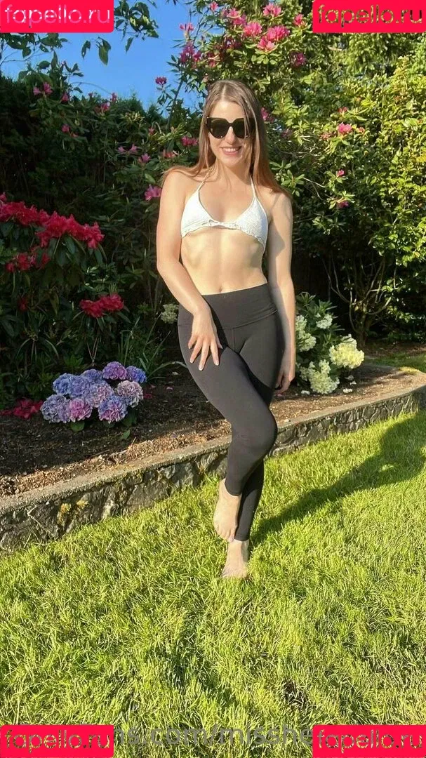 misshelenalue Onlyfans Photo Gallery 