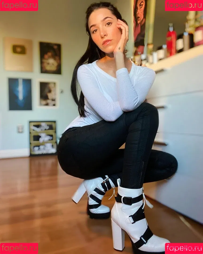ASMR Glow Onlyfans Photo Gallery 