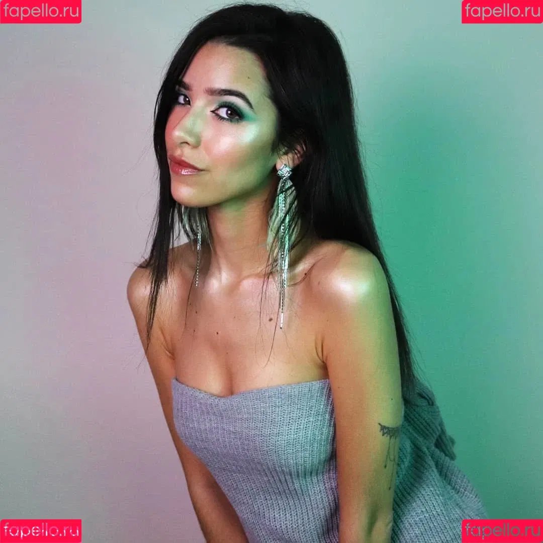 ASMR Glow Onlyfans Photo Gallery 