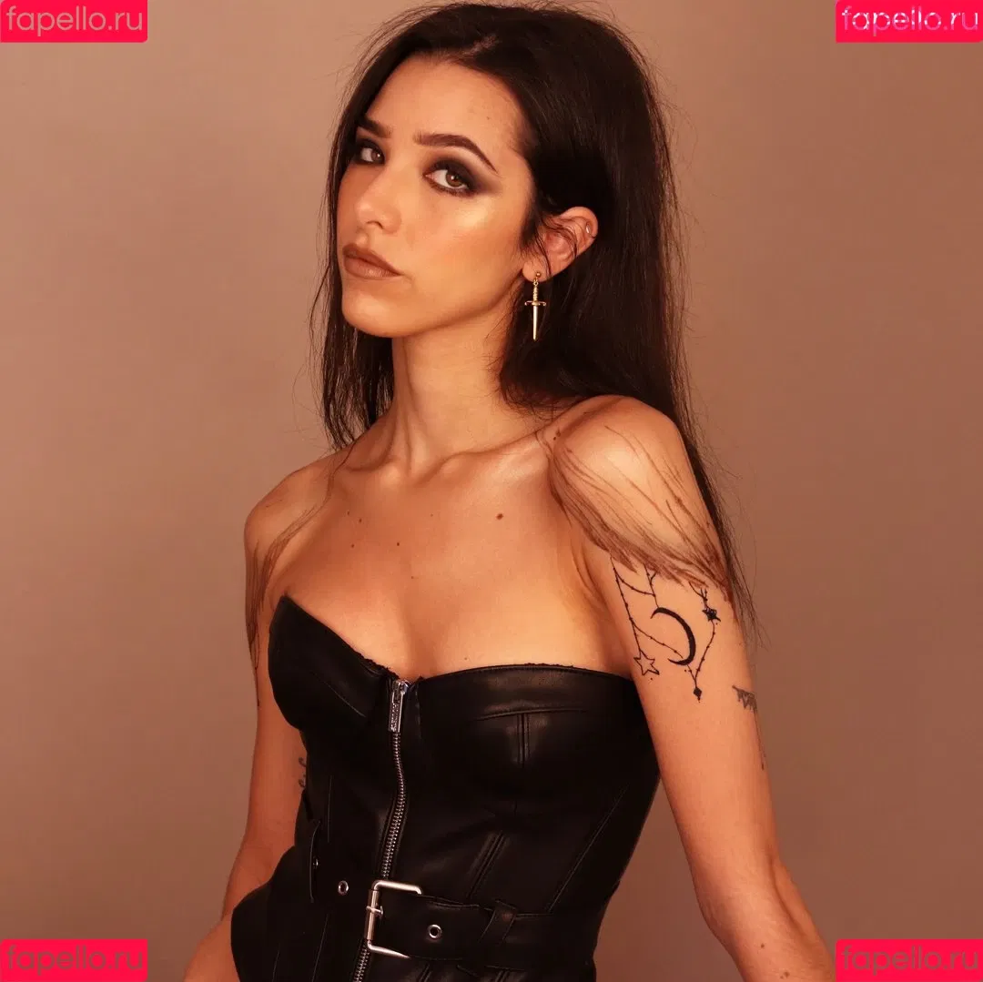 ASMR Glow Onlyfans Photo Gallery 