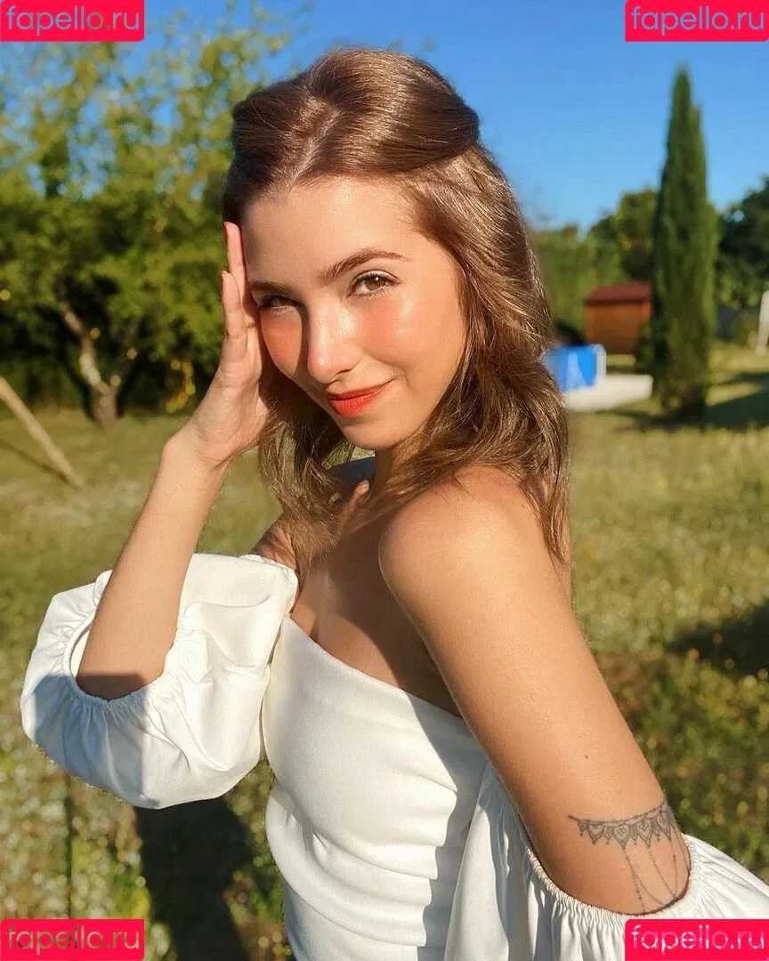 ASMR Glow Onlyfans Photo Gallery 