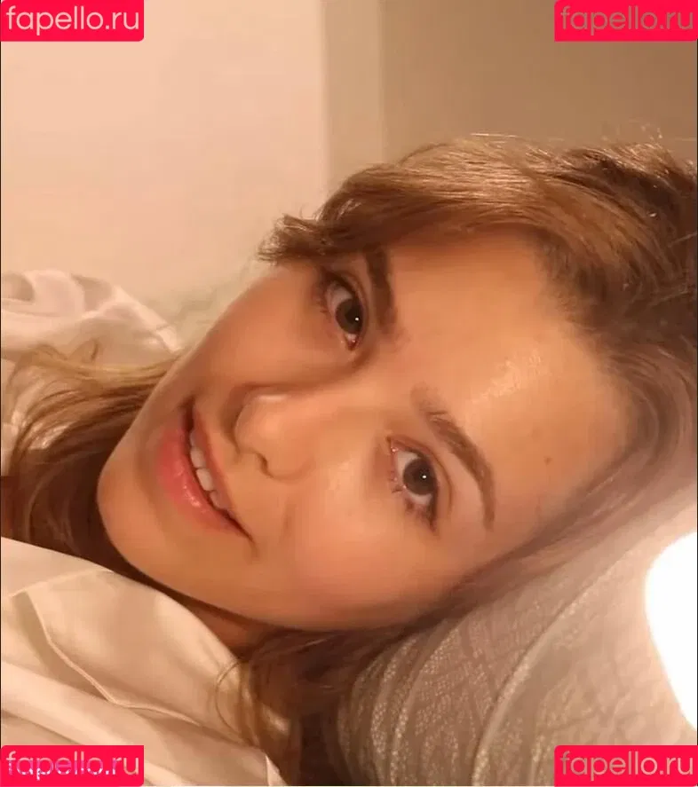 ASMR Glow Onlyfans Photo Gallery 