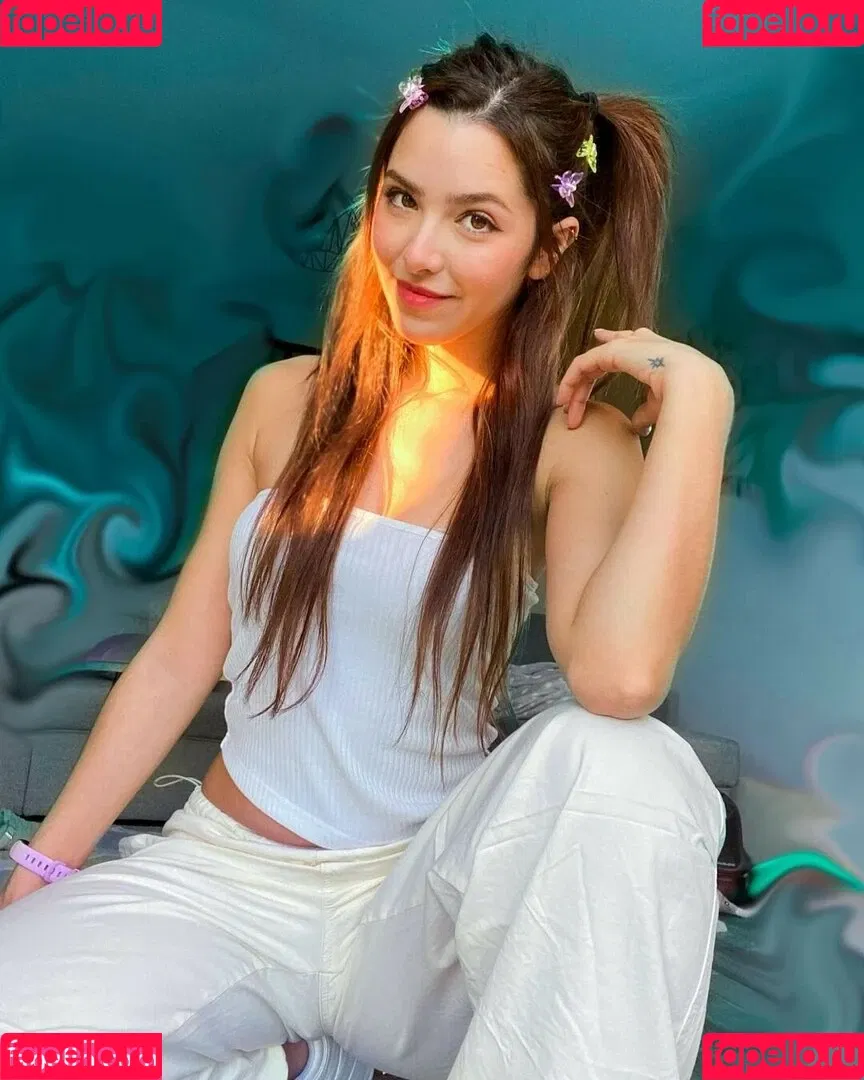 ASMR Glow Onlyfans Photo Gallery 