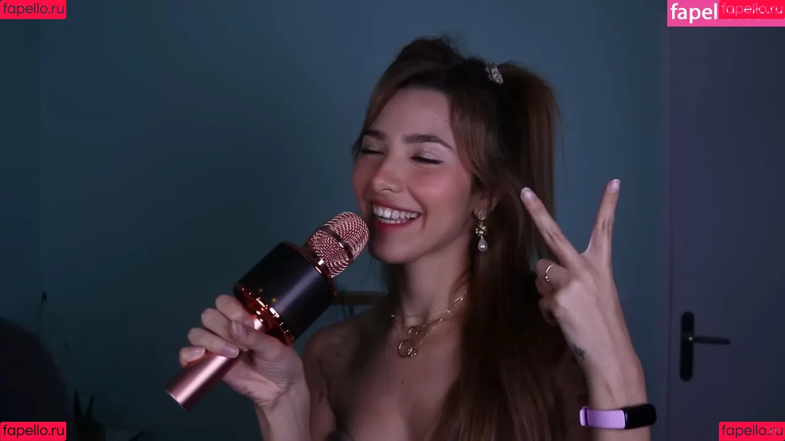 ASMR Glow Onlyfans Photo Gallery 