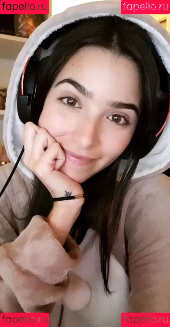 ASMR Glow Onlyfans Photo Gallery 