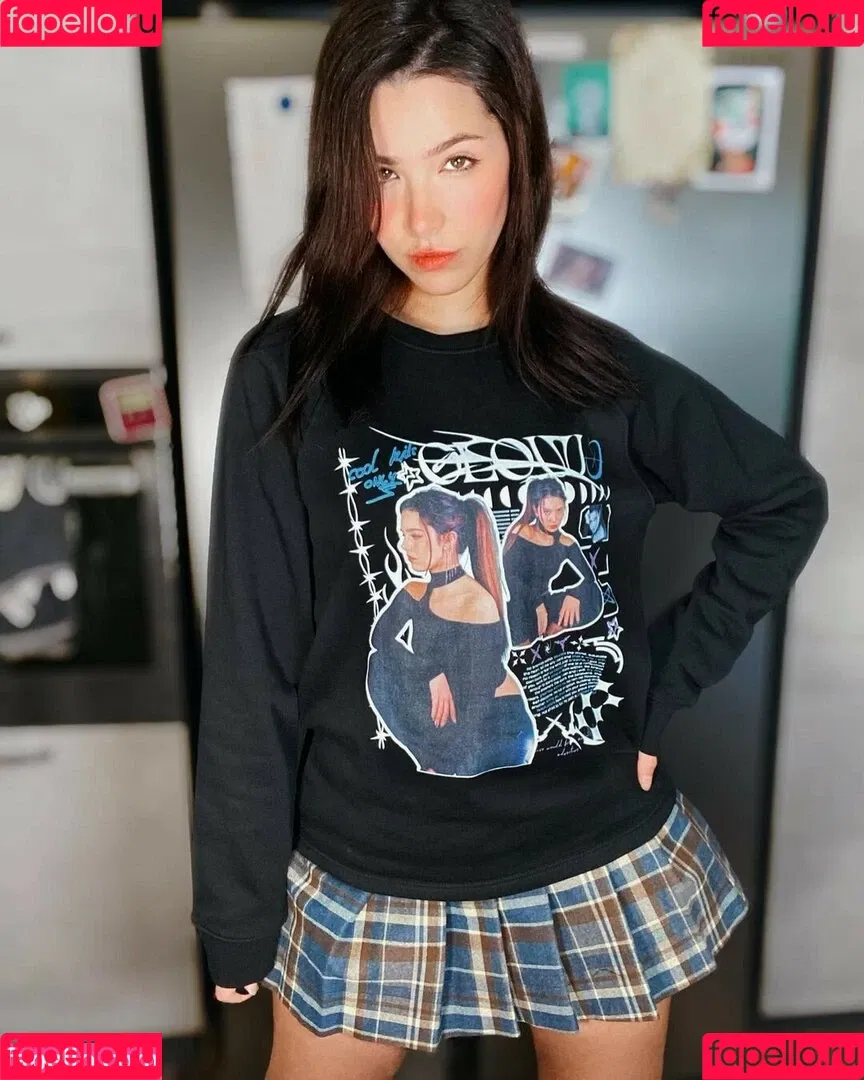 ASMR Glow Onlyfans Photo Gallery 