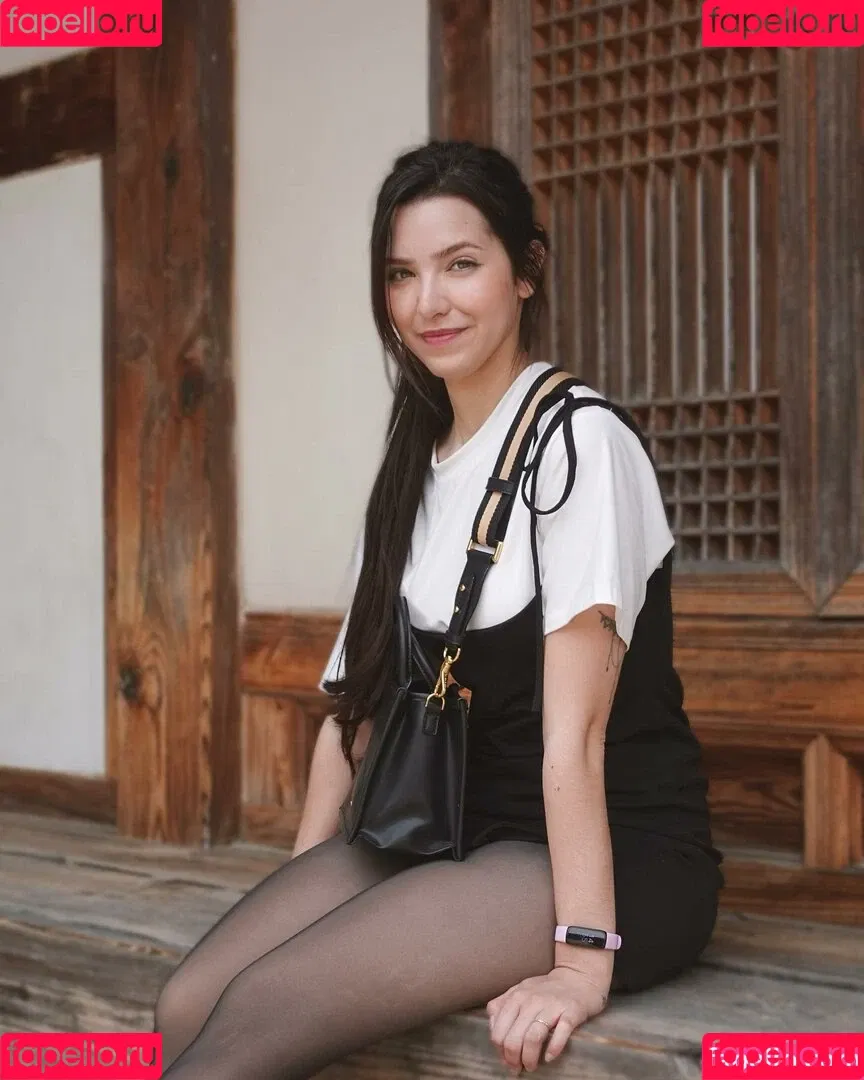 ASMR Glow Onlyfans Photo Gallery 