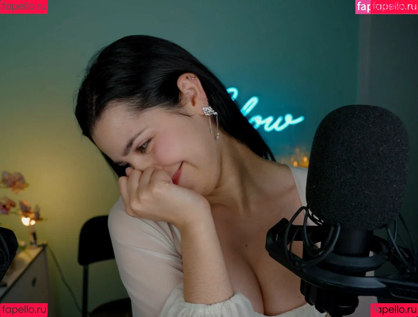 ASMR Glow Onlyfans Photo Gallery 
