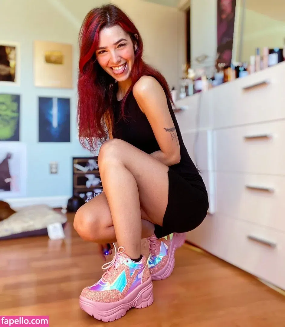 ASMR Glow Onlyfans Photo Gallery 