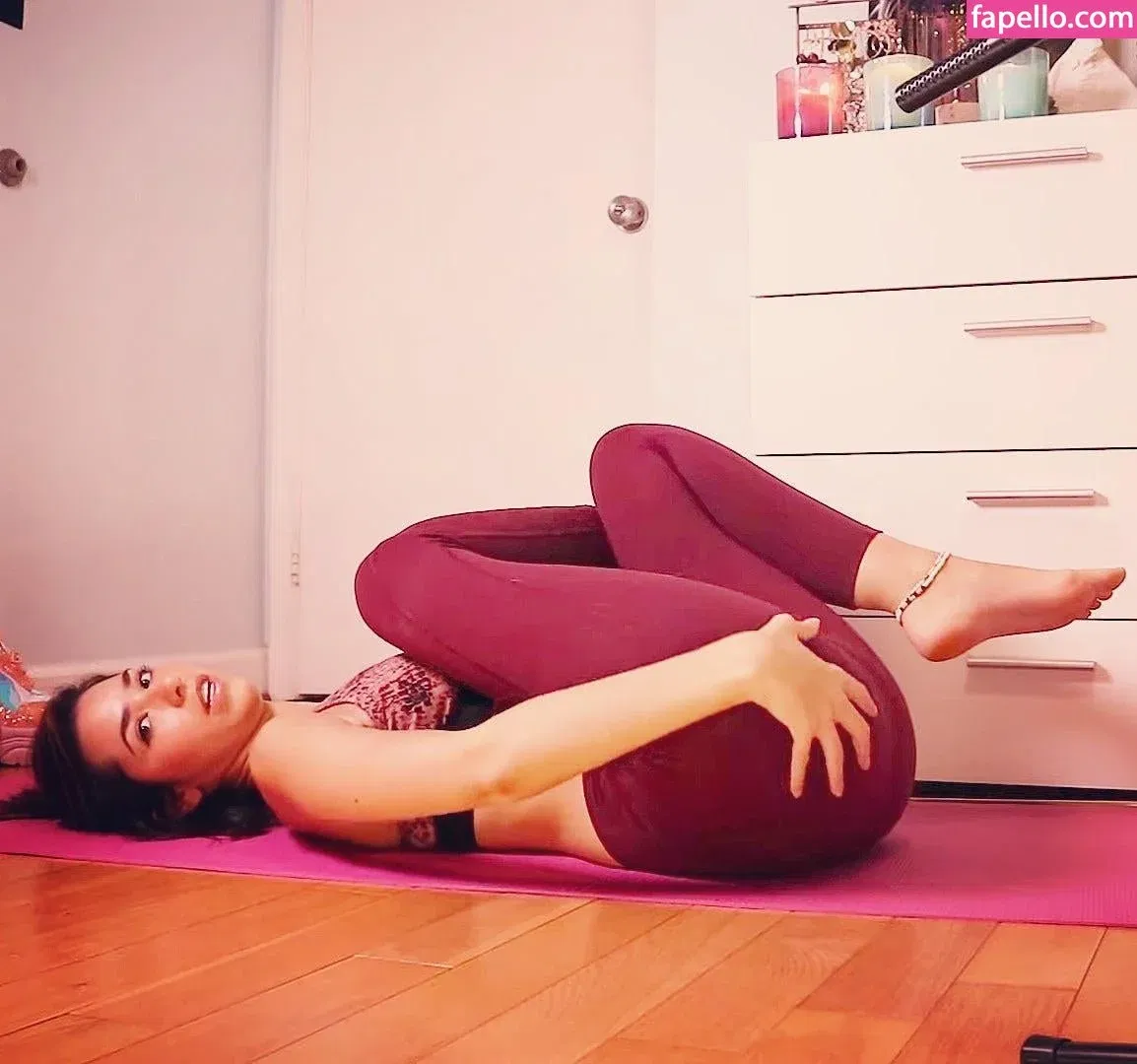 ASMR Glow Onlyfans Photo Gallery 