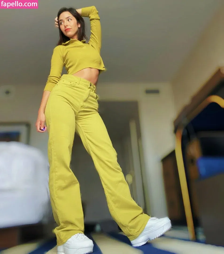 ASMR Glow Onlyfans Photo Gallery 