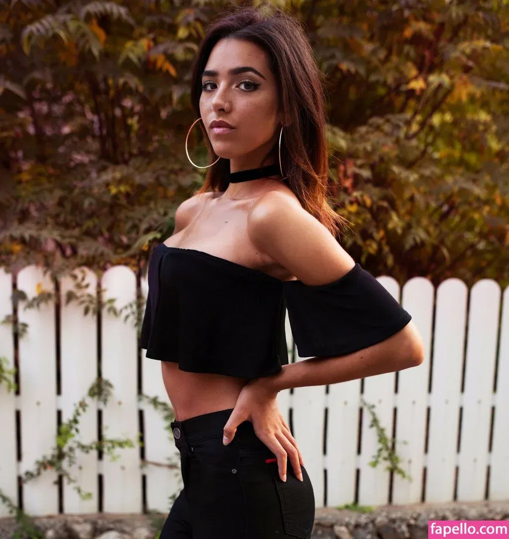 ASMR Glow Onlyfans Photo Gallery 