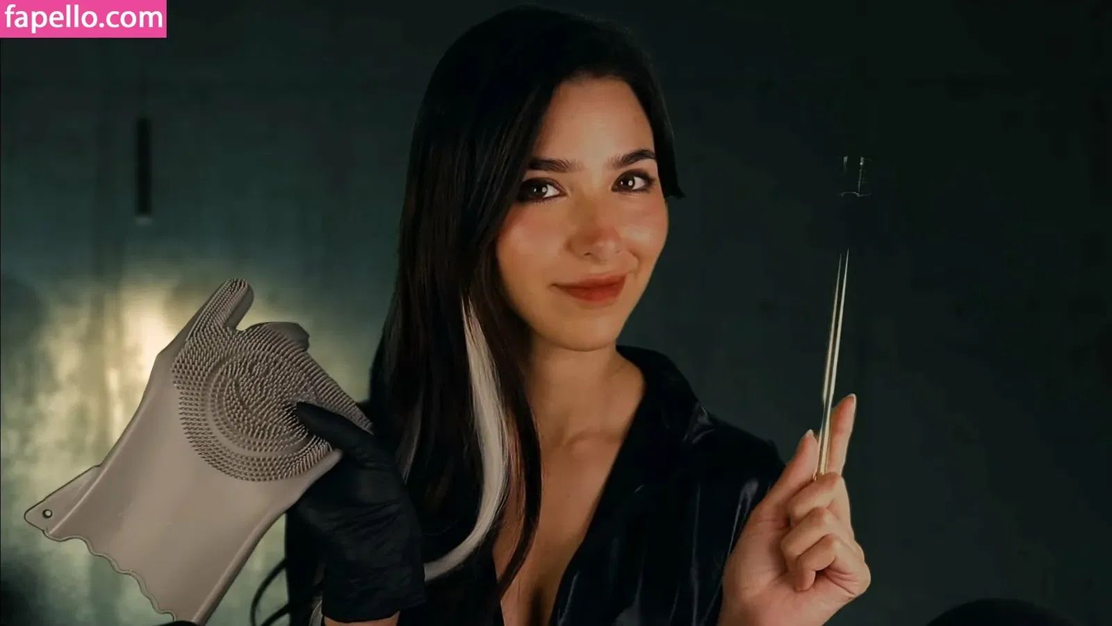 ASMR Glow Onlyfans Photo Gallery 