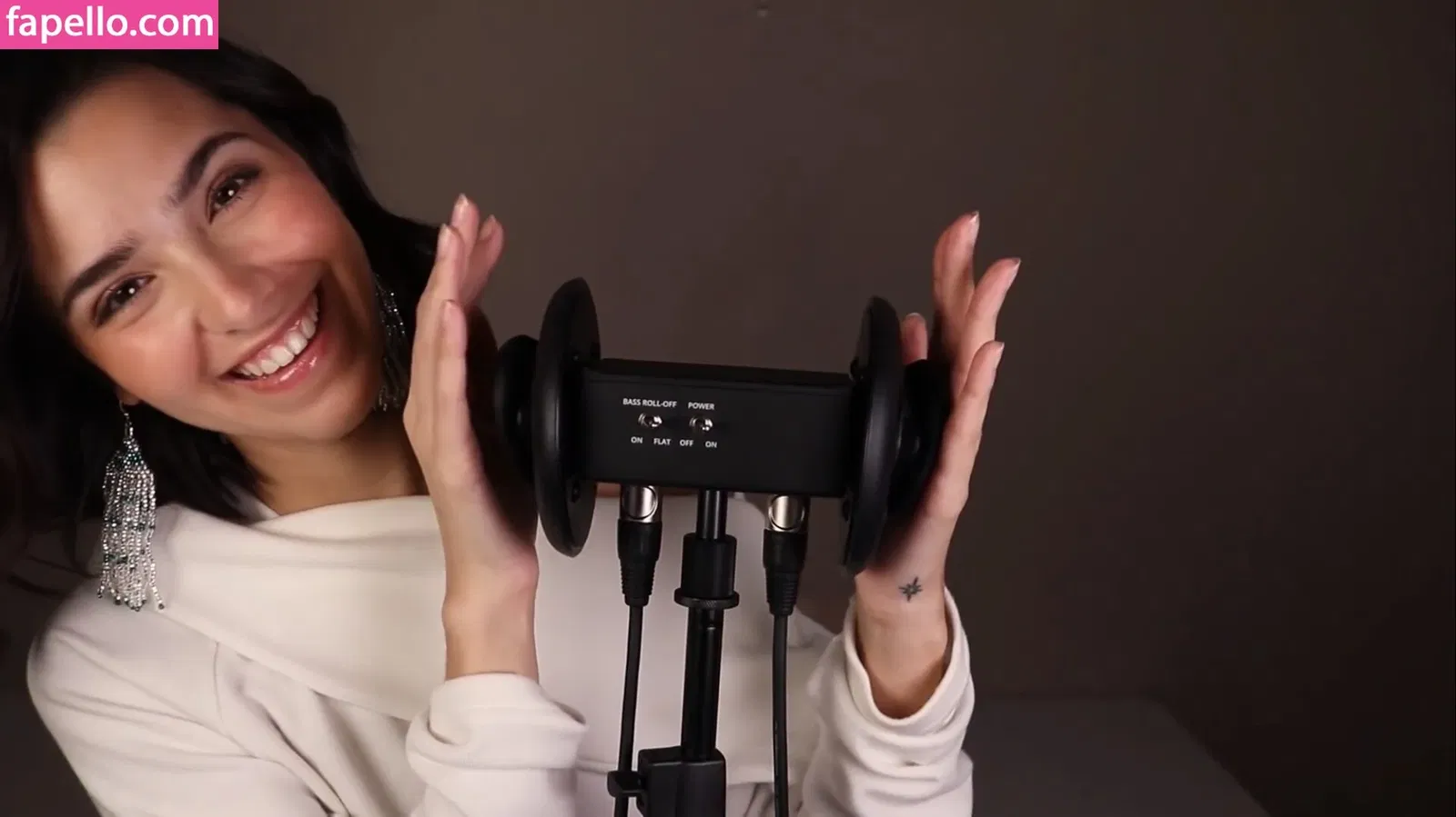 ASMR Glow Onlyfans Photo Gallery 