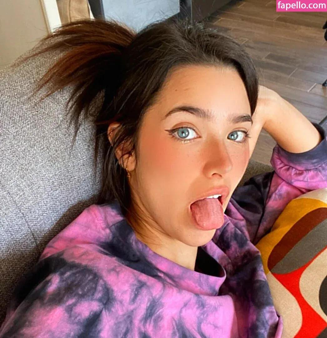 ASMR Glow Onlyfans Photo Gallery 