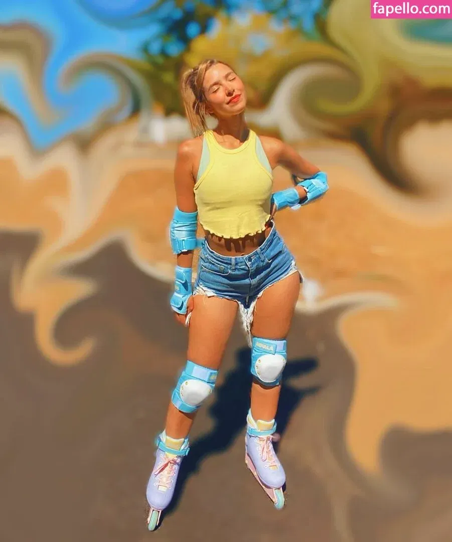 ASMR Glow Onlyfans Photo Gallery 