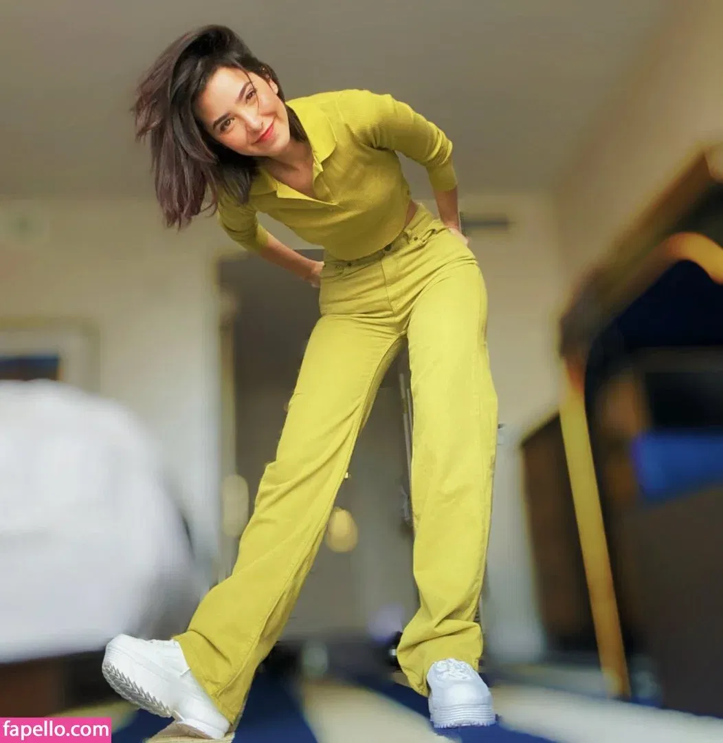 ASMR Glow Onlyfans Photo Gallery 