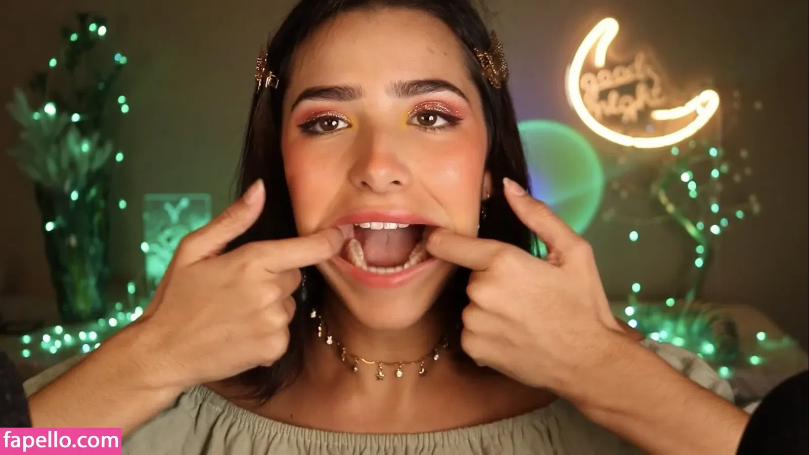 ASMR Glow Onlyfans Photo Gallery 