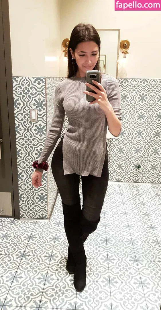 ASMR Glow Onlyfans Photo Gallery 