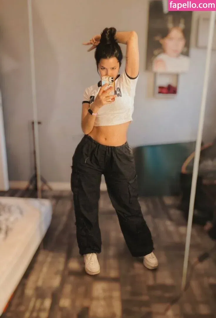 ASMR Glow Onlyfans Photo Gallery 