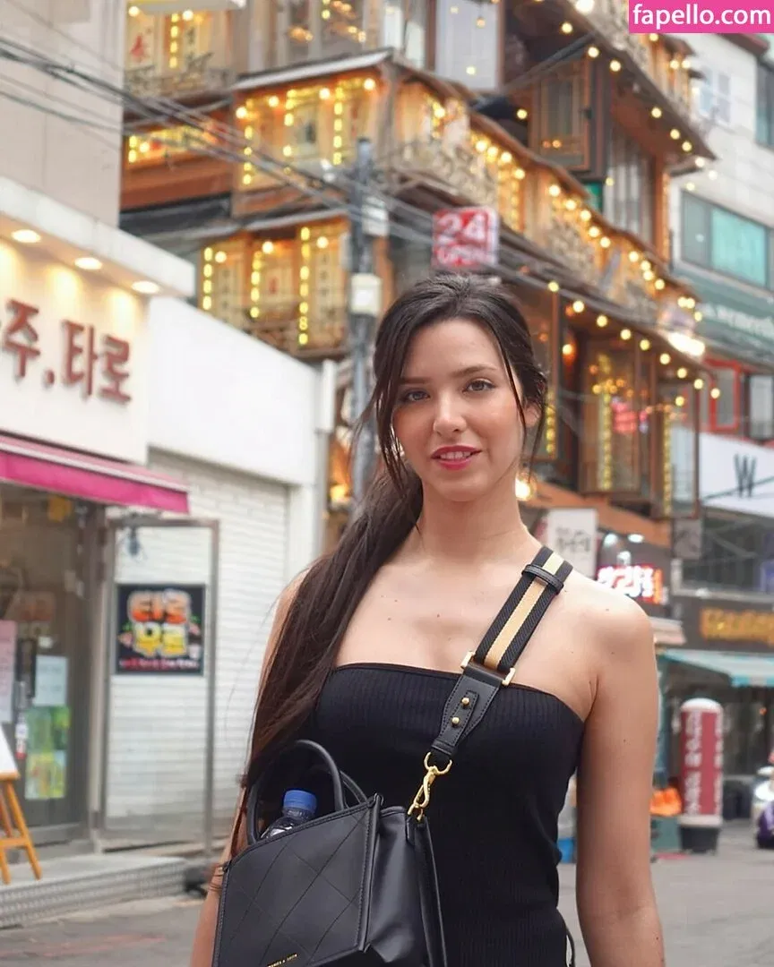 ASMR Glow Onlyfans Photo Gallery 