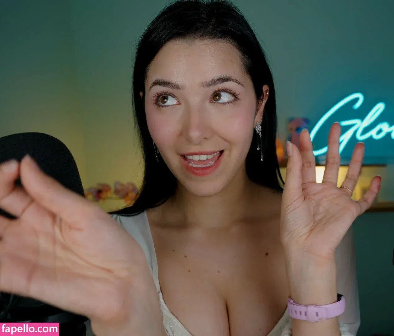 ASMR Glow Onlyfans Photo Gallery 