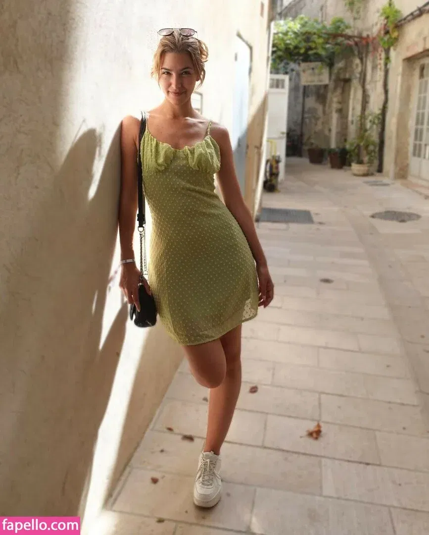 ASMR Glow Onlyfans Photo Gallery 