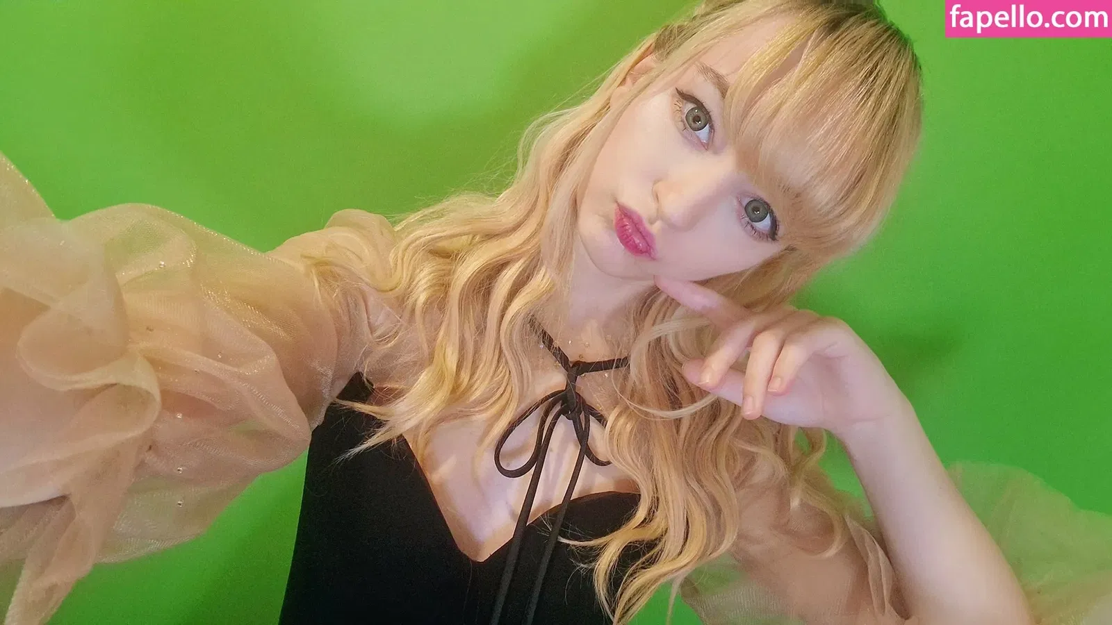 ASMR Glow Onlyfans Photo Gallery 