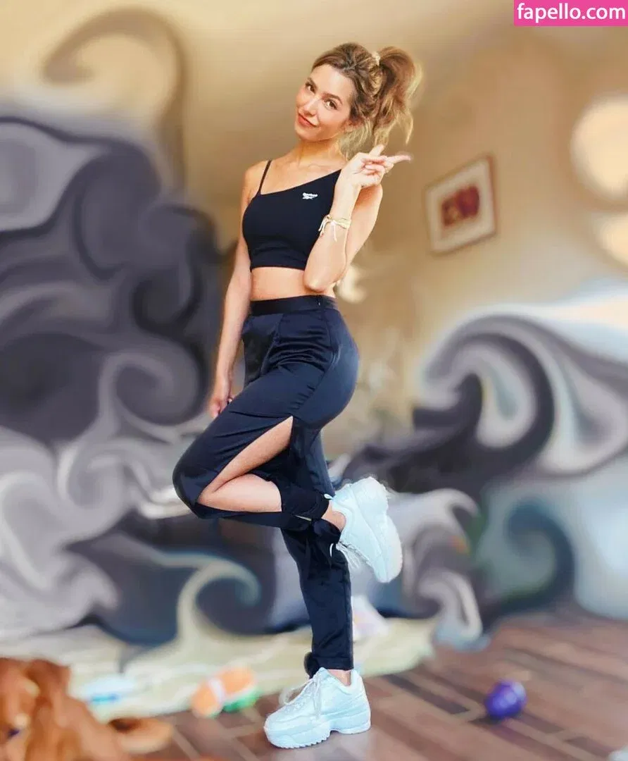 ASMR Glow Onlyfans Photo Gallery 