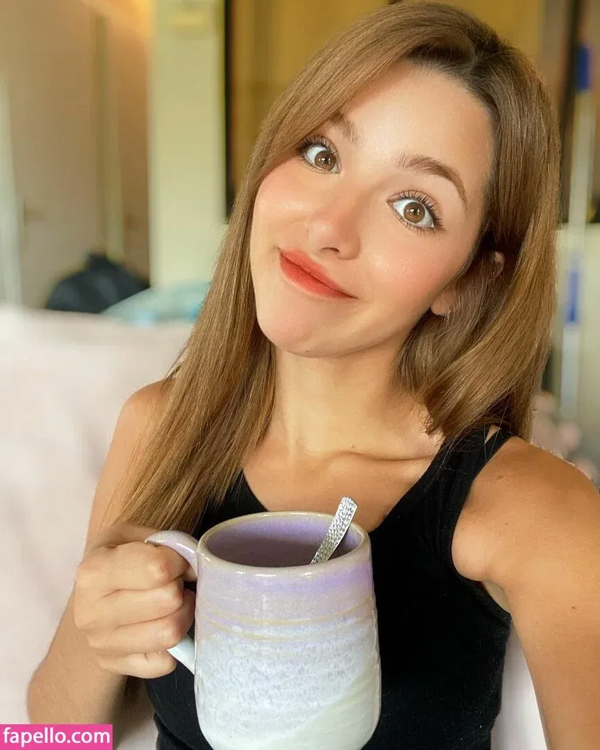 ASMR Glow Onlyfans Photo Gallery 