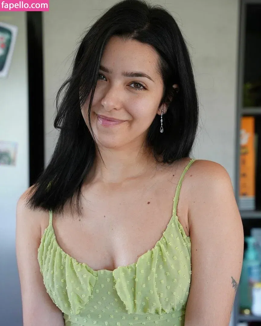 ASMR Glow Onlyfans Photo Gallery 