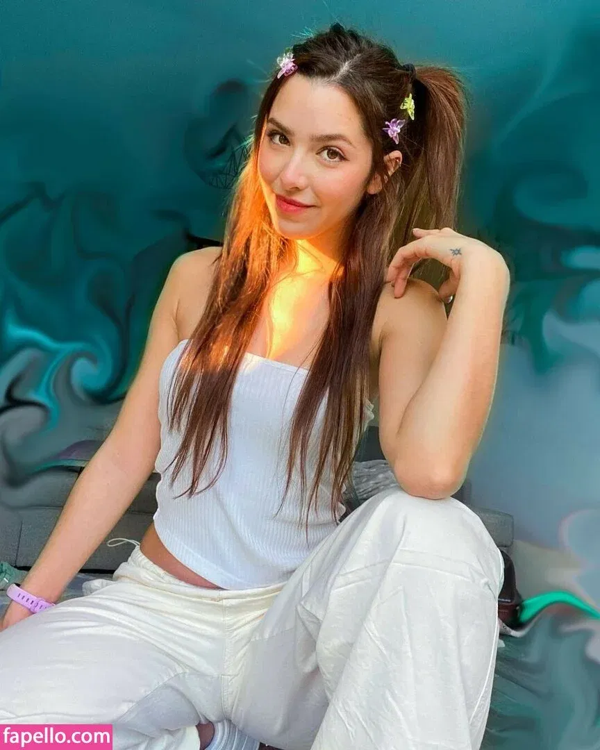 ASMR Glow Onlyfans Photo Gallery 