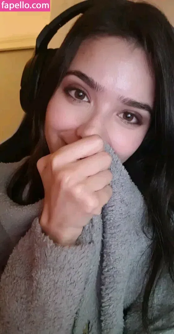 ASMR Glow Onlyfans Photo Gallery 