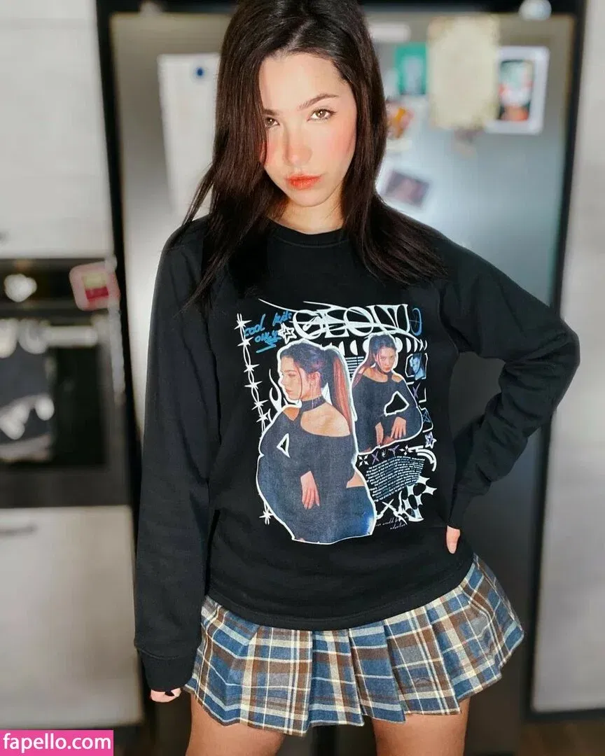 ASMR Glow Onlyfans Photo Gallery 