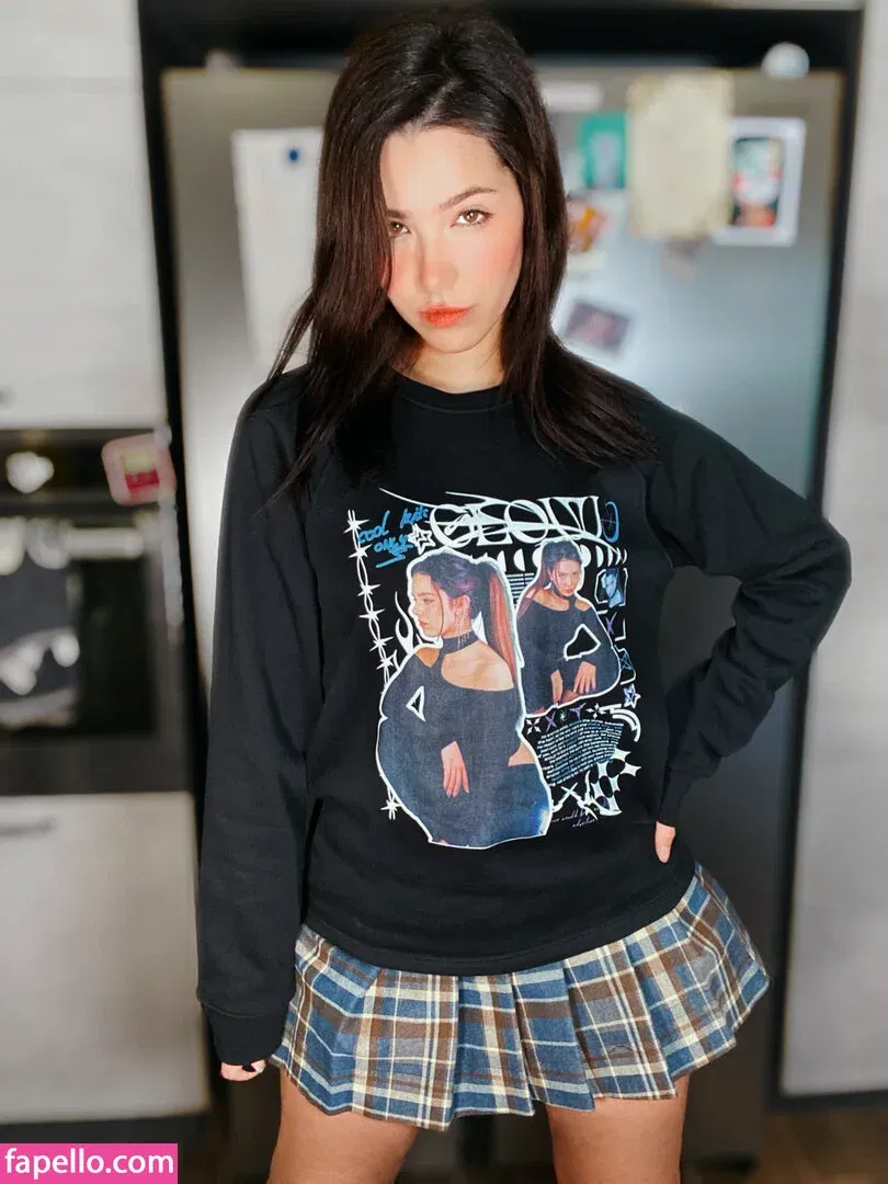 ASMR Glow Onlyfans Photo Gallery 