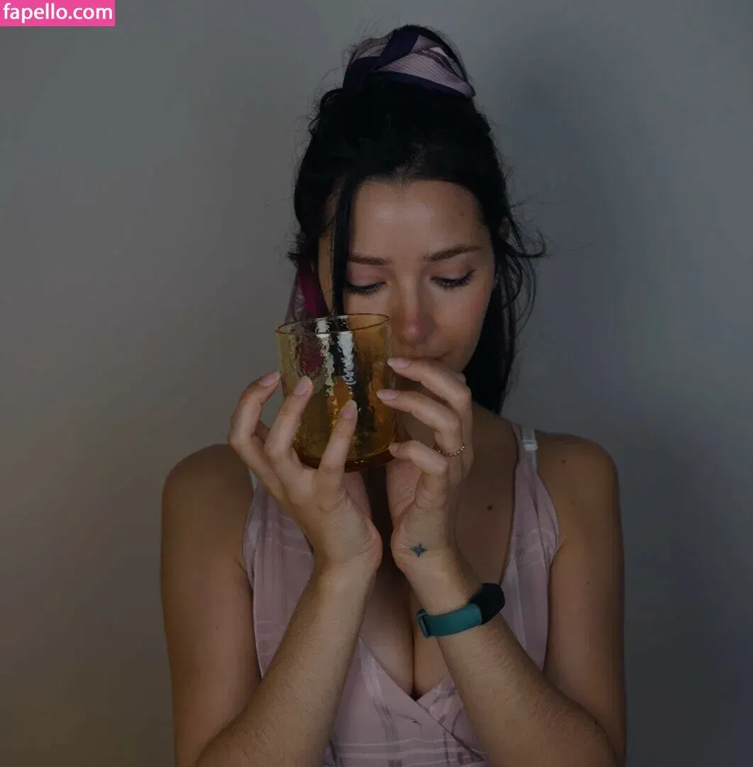 ASMR Glow Onlyfans Photo Gallery 