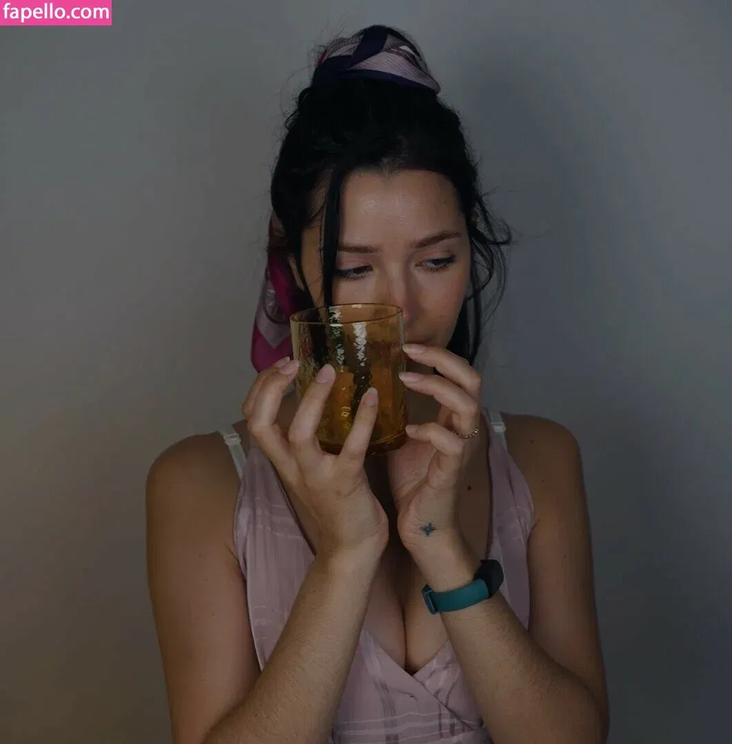 ASMR Glow Onlyfans Photo Gallery 