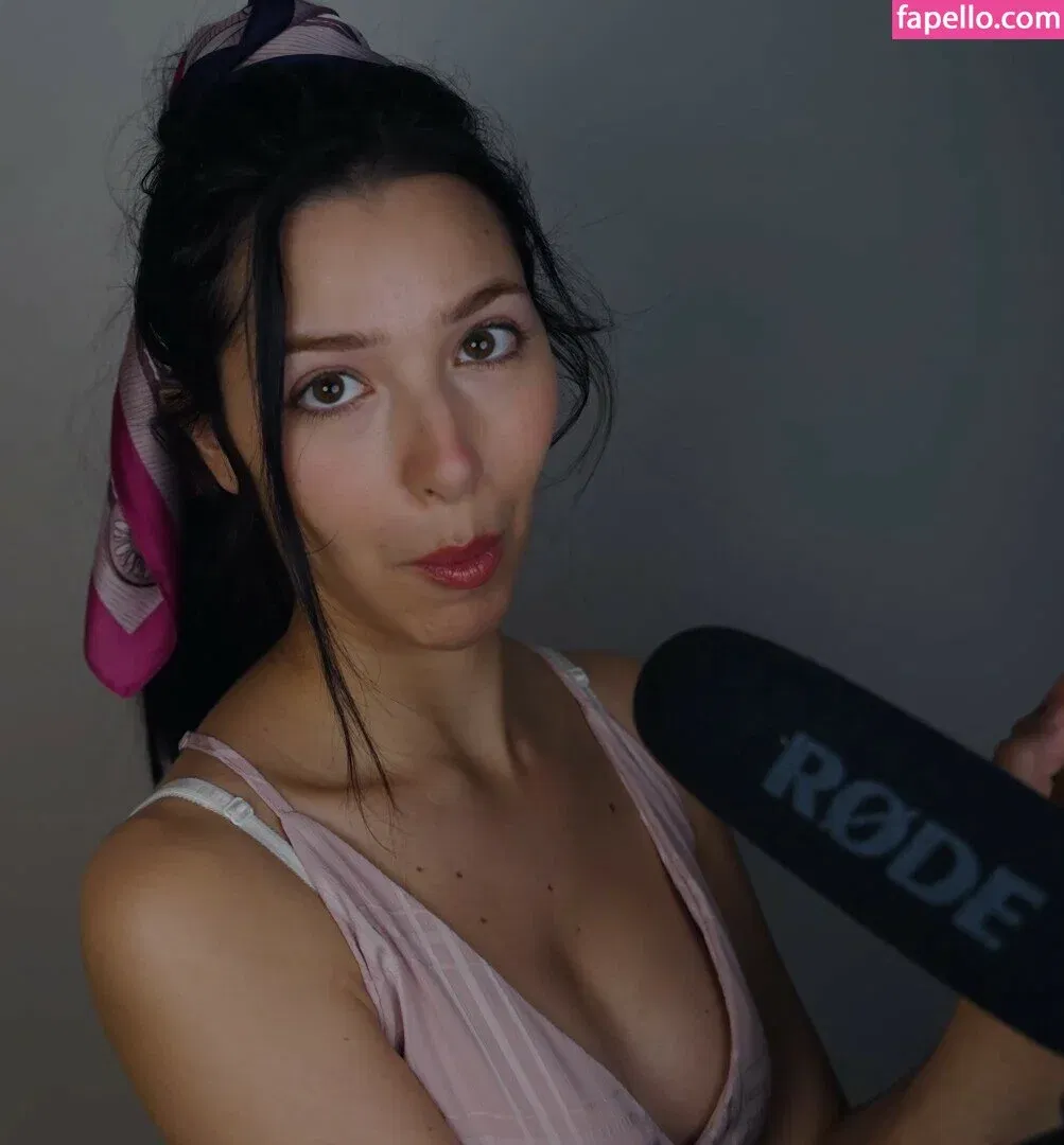 ASMR Glow Onlyfans Photo Gallery 